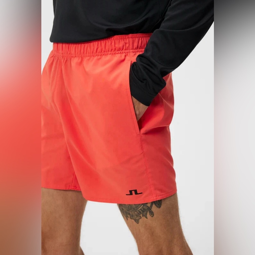 J Lindeberg NWOT Men's Preston Shorts Large Coral Tennis NWT New AMPA10125 Large